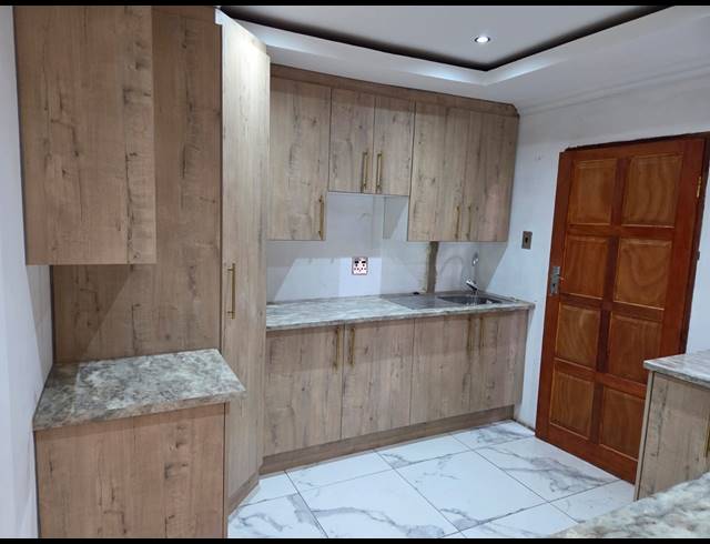 2 BEDROOM TOWNHOUSE TO LET IN NORKEM PARK